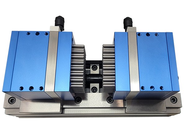 Aplicação de pinça de robô para processamento de metal e fábricas de moldes