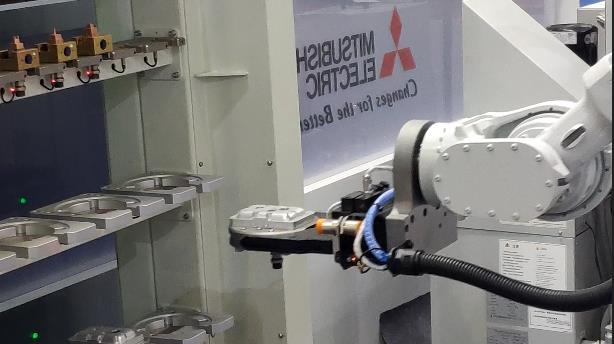 Garra compatível com EROWA para paletes ITS 148